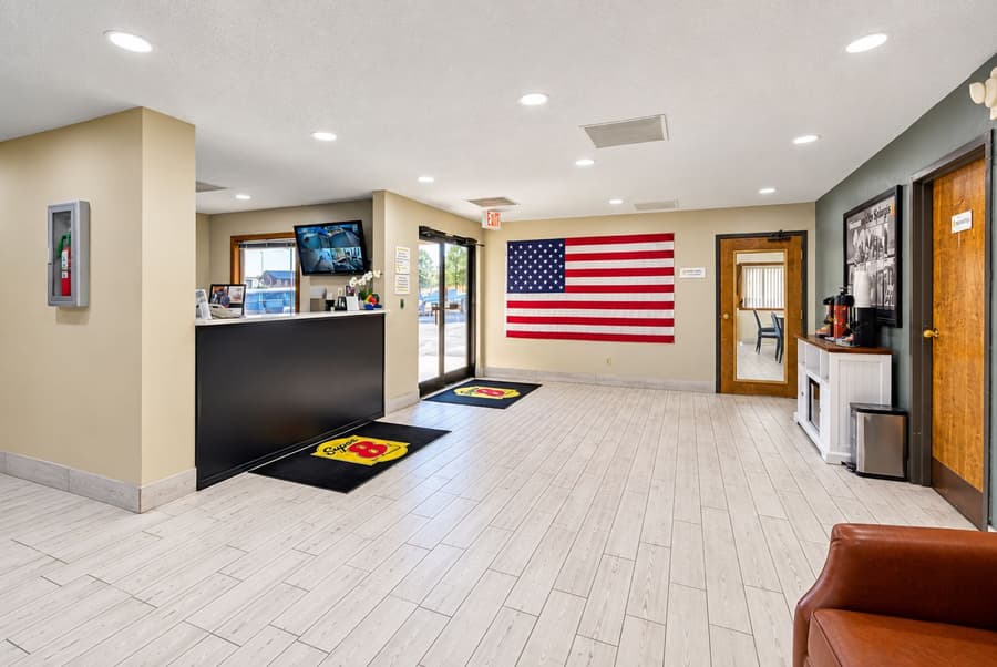Super 8 by Wyndham Hot Springs