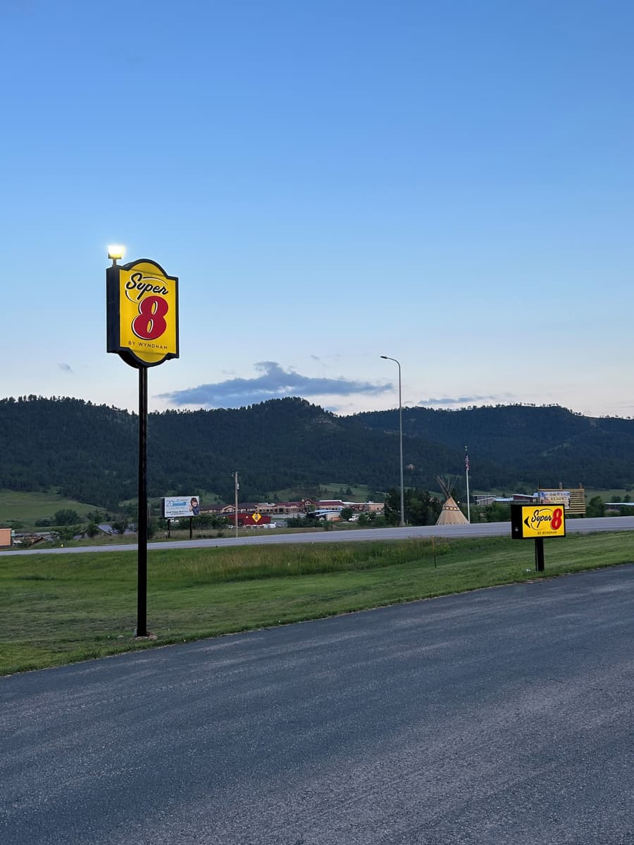 Super 8 by Wyndham Hot Springs