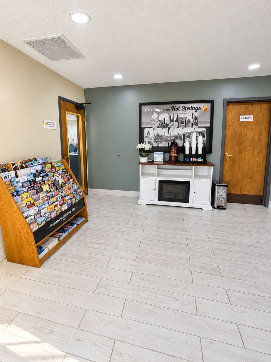 Super 8 by Wyndham Hot Springs