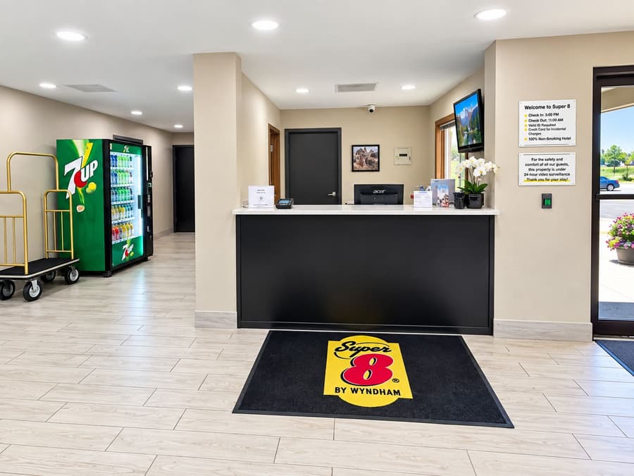 Super 8 by Wyndham Hot Springs