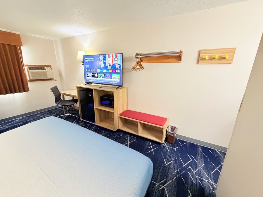 Super 8 by Wyndham Hot Springs