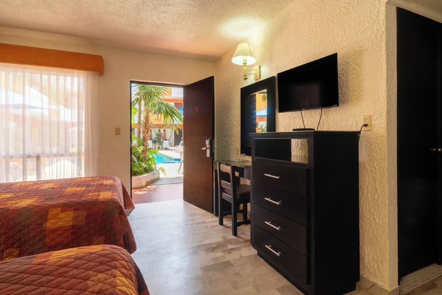 Azteca Inn
