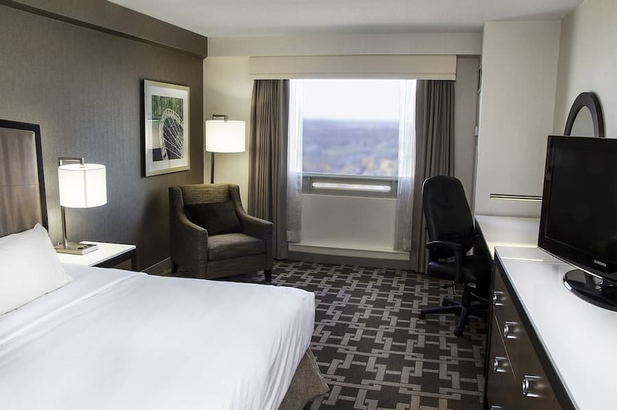 Hilton Niagara Falls/Fallsview Hotel & Suites