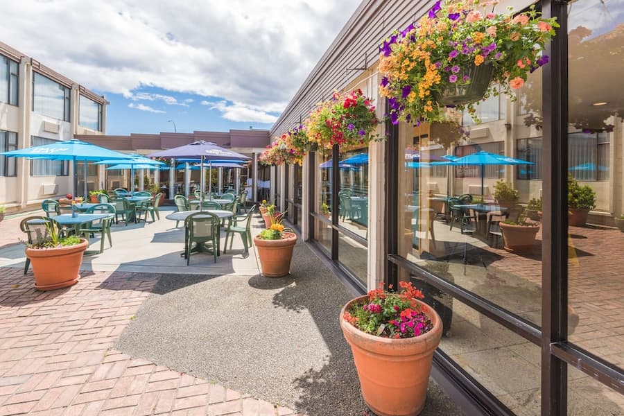 Coast Discovery Inn