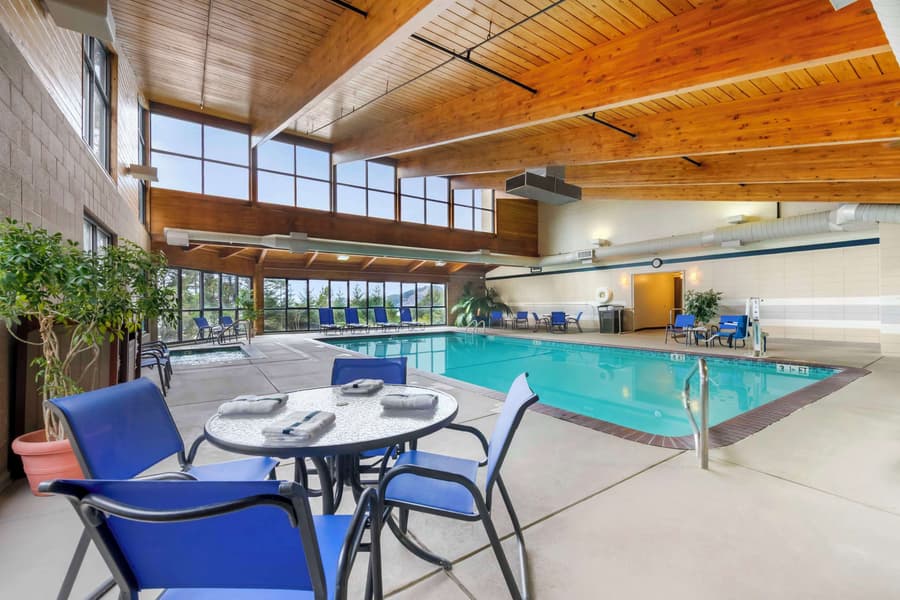 Best Western Plus Agate Beach Inn