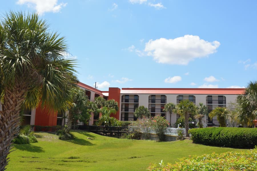 Grand Hotel Orlando at Universal Blvd - Shuttle to Theme Parks