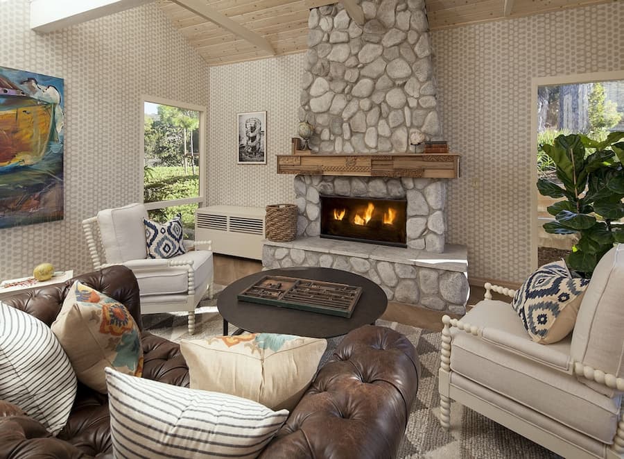 Spyglass Inn