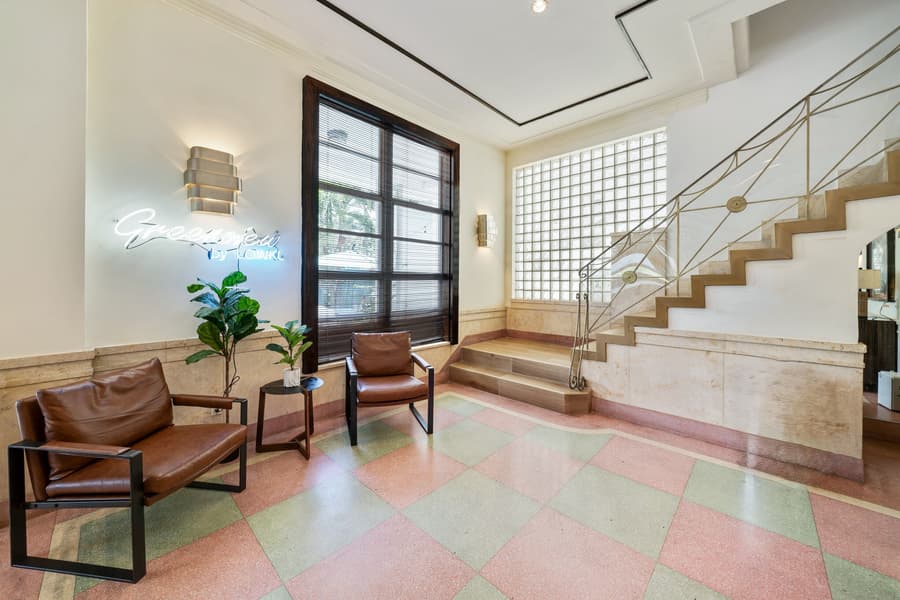 Greenview Hotel by Lowkl
