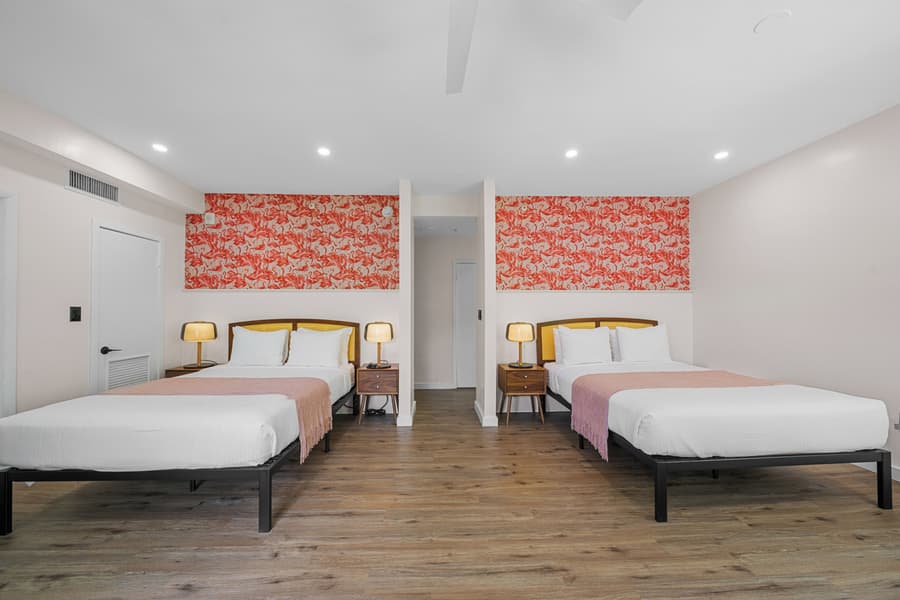 Greenview Hotel by Lowkl