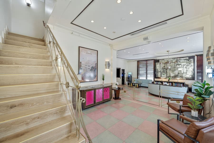 Greenview Hotel by Lowkl