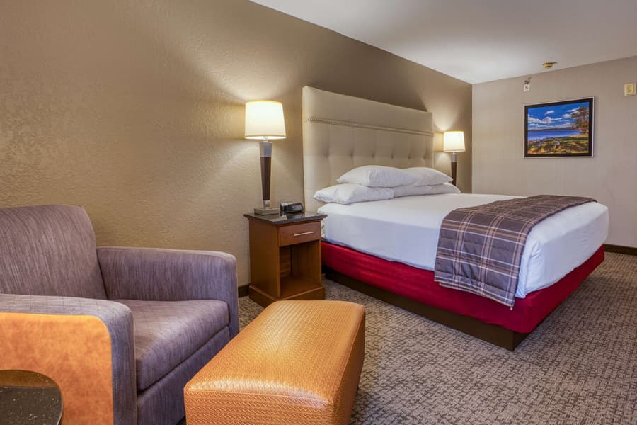 Drury Inn & Suites St. Louis Fairview Heights