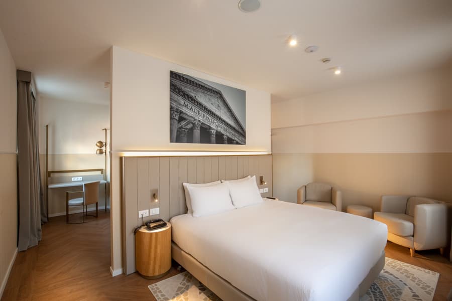 Cosmopolita Rome Colosseum, Tapestry Collection by Hilton