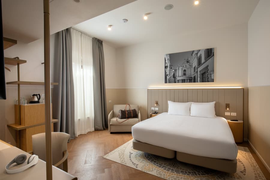 Cosmopolita Rome Colosseum, Tapestry Collection by Hilton