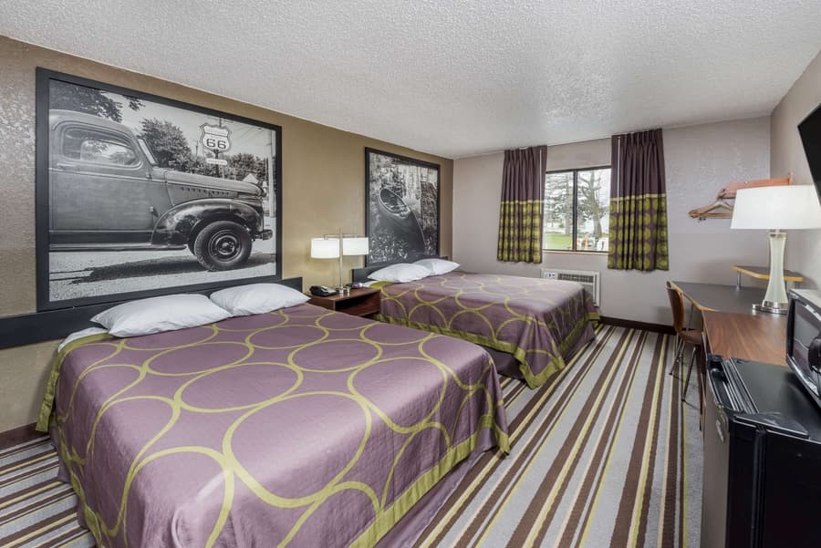 Super 8 by Wyndham Bloomington/Normal