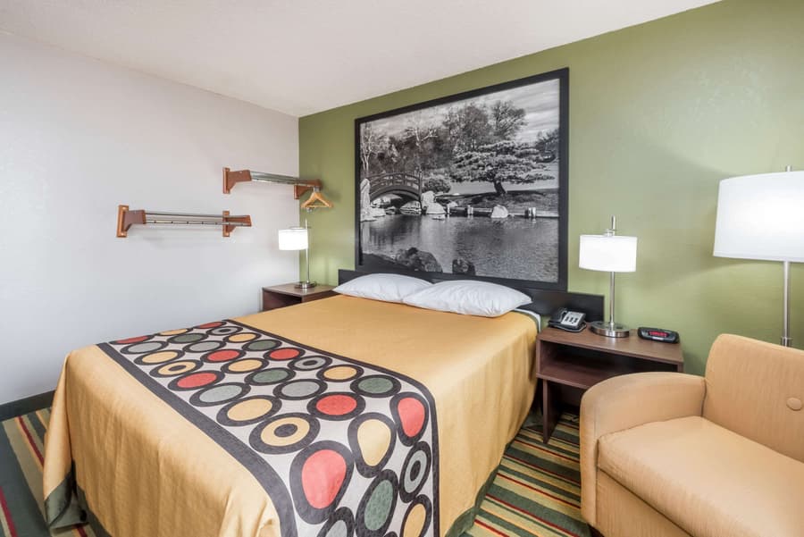 Super 8 by Wyndham Bloomington/Normal