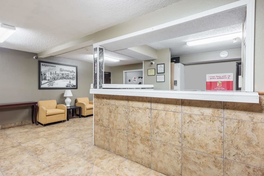 Super 8 by Wyndham Bloomington/Normal