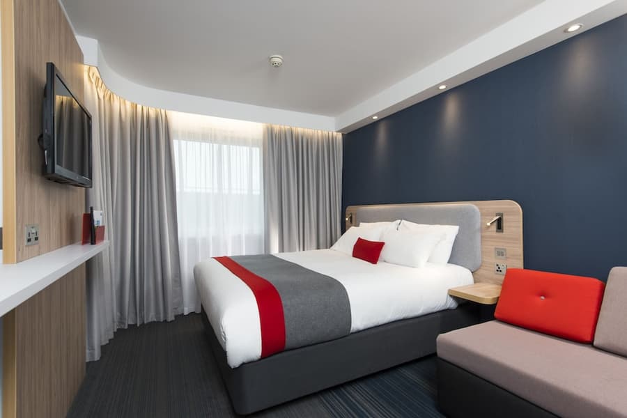 Holiday Inn Express Glasgow Airport by IHG