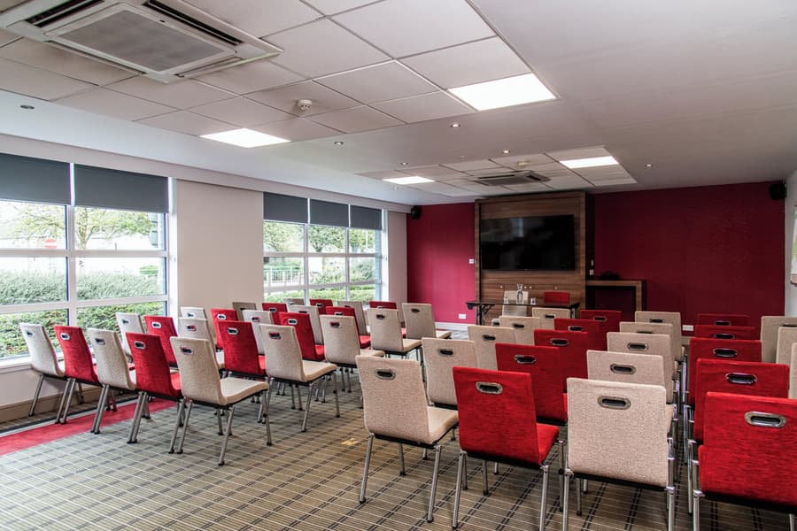 Holiday Inn Express Glasgow Airport by IHG