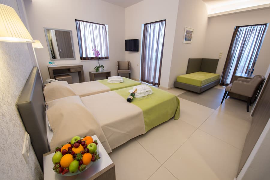 Astron Hotel