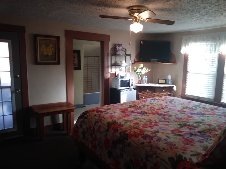 Historic Smith Hotel B&B