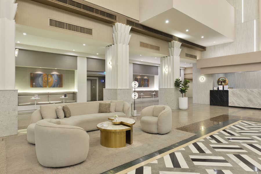 Twin Towers Hotel