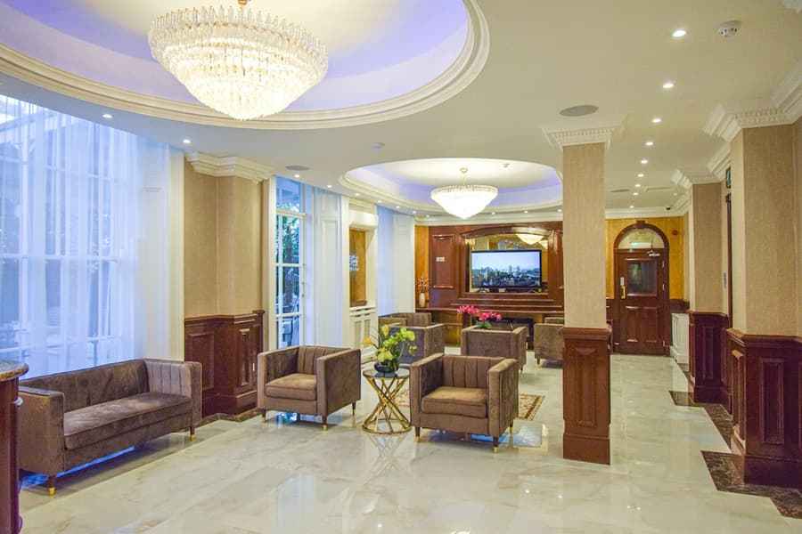 Pembridge Palace Hotel