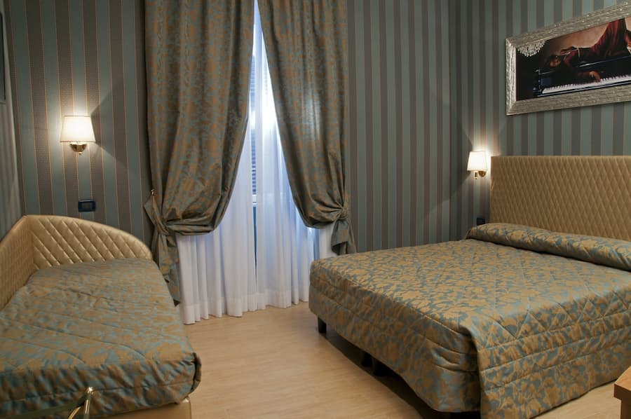 Hotel Lirico