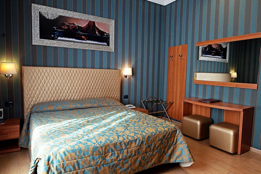 Hotel Lirico