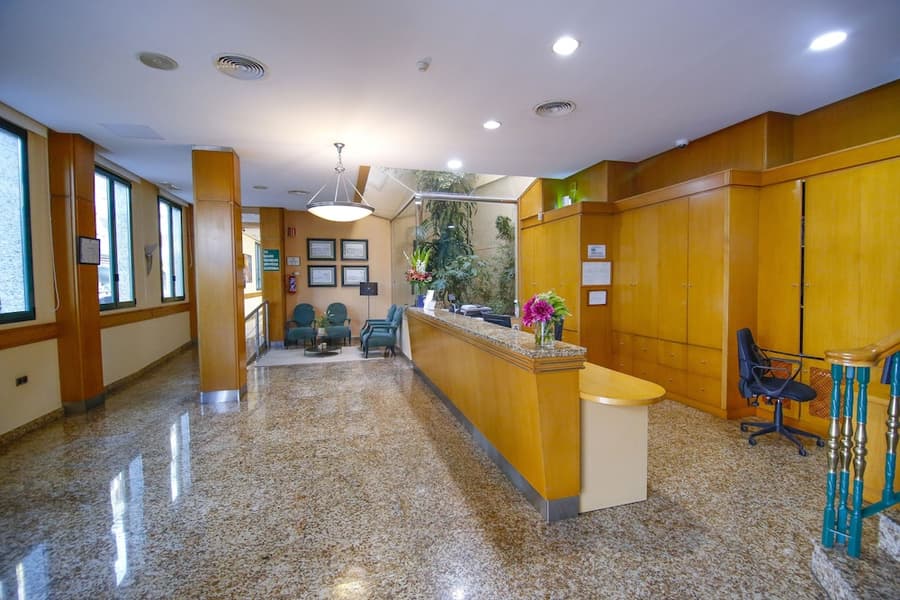 Hotel Mainake