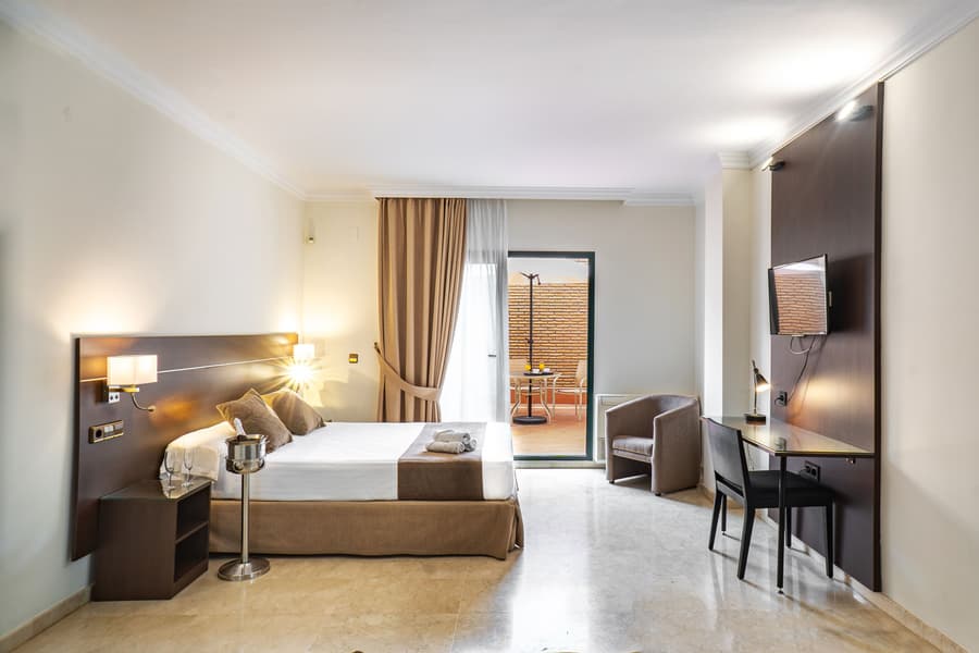 Hotel Mainake