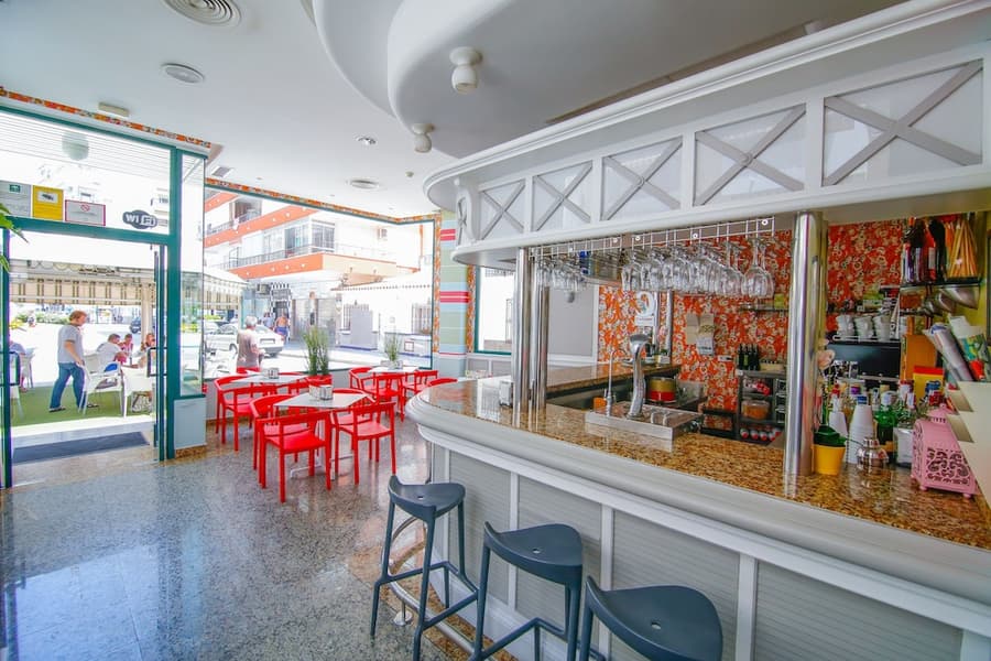 Hotel Mainake
