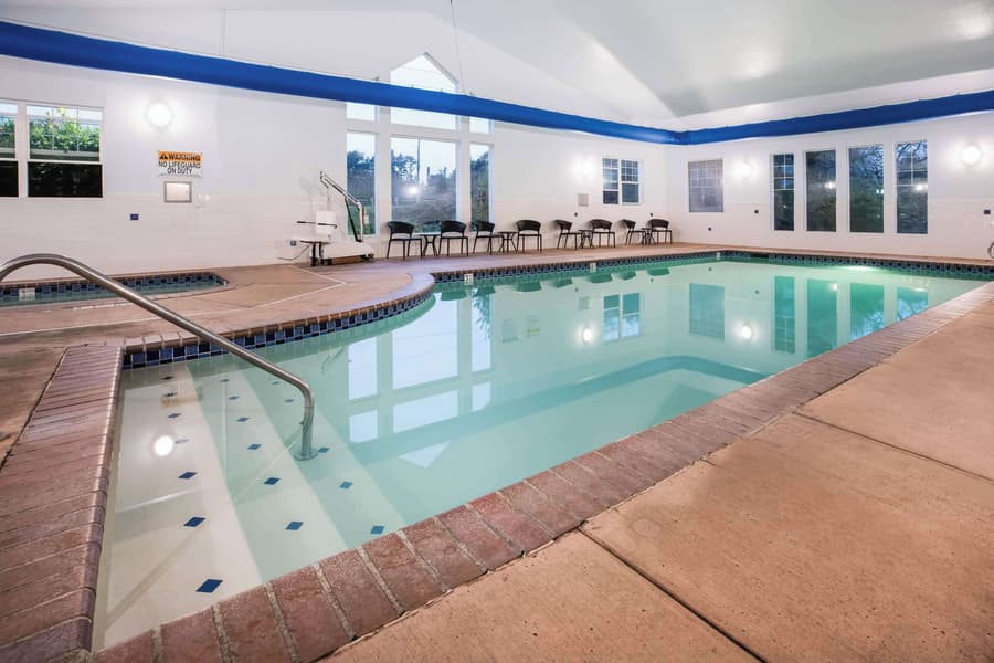 La Quinta Inn & Suites by Wyndham Newport