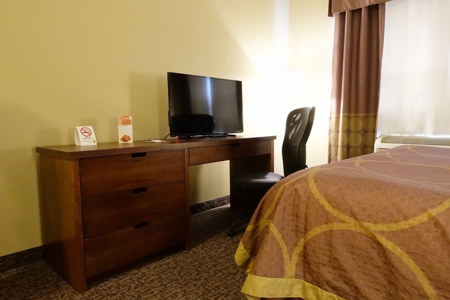 Super 8 by Wyndham Regina