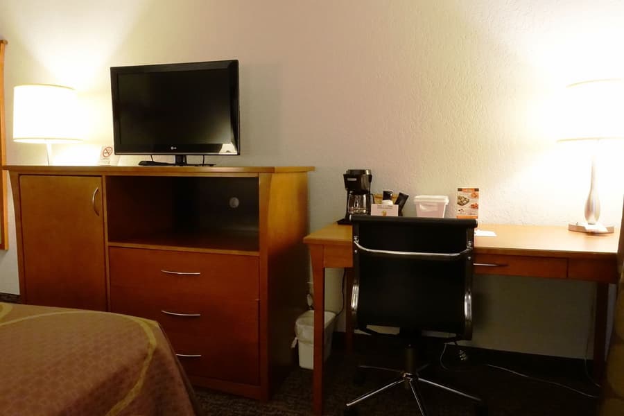 Super 8 by Wyndham Regina