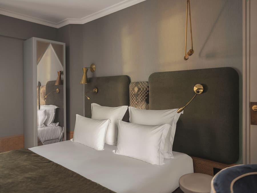 Handsome Hotel