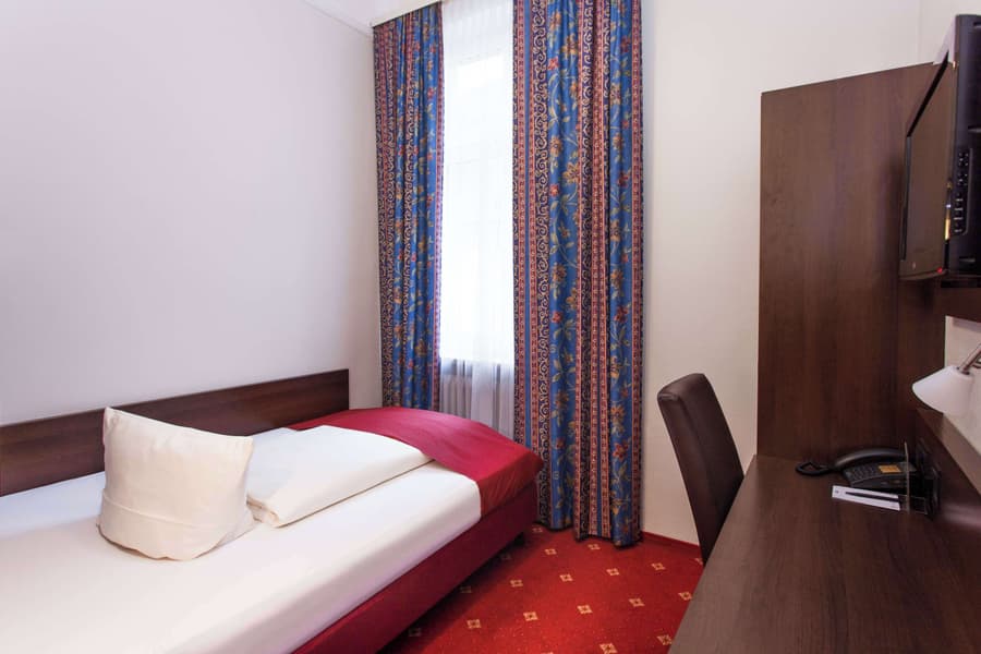 Centro National Frankfurt, Trademark Collection by Wyndham