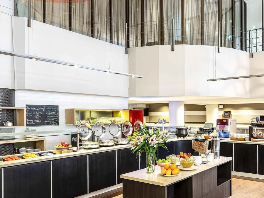 ibis Melbourne Hotel and Apartments