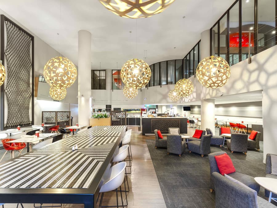 ibis Melbourne Hotel and Apartments