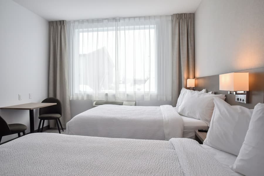 Repotel Levis