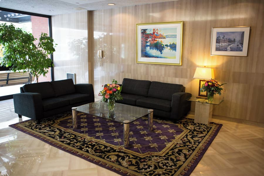 Cartier Place Suite Hotel