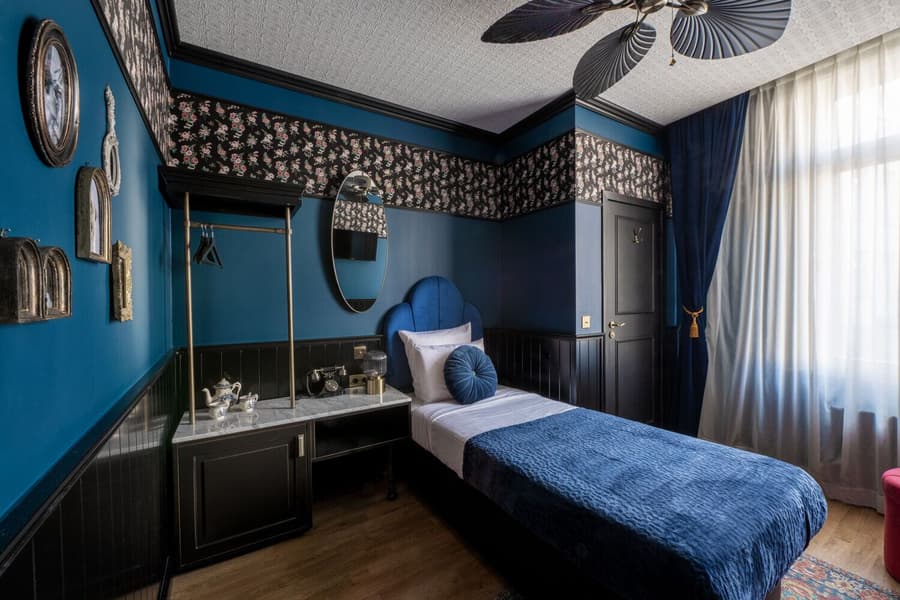 Craves Hotel