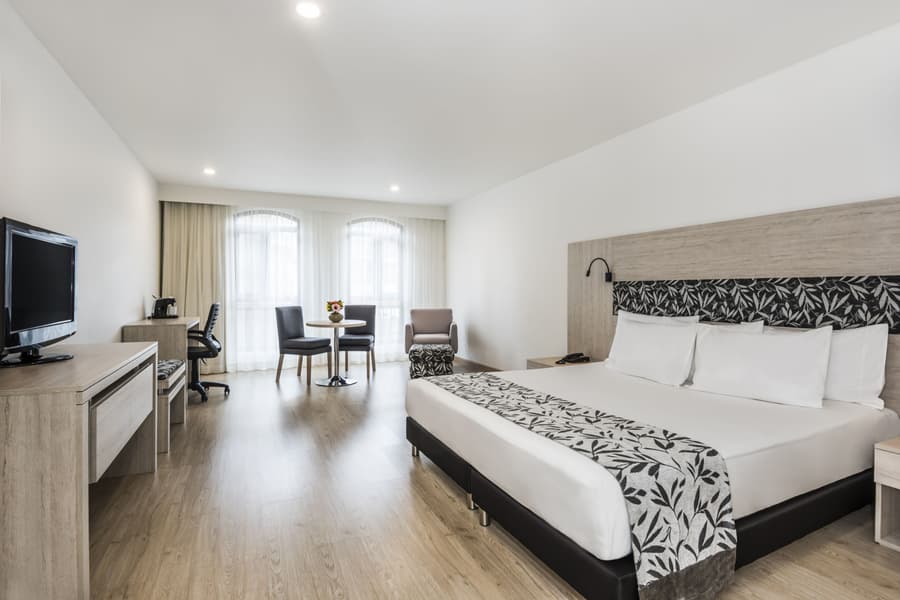 Hotel Rosales Plaza