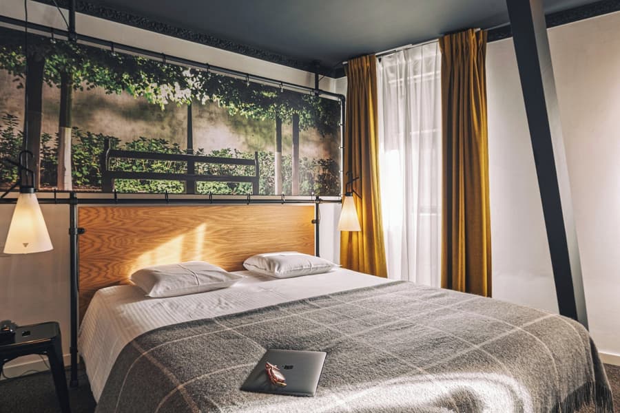 Zoom Hotel