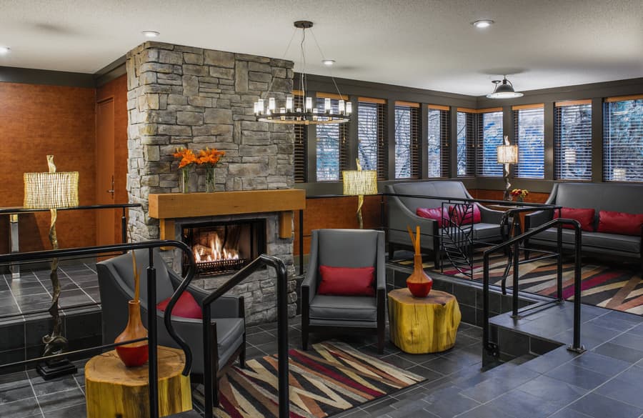 Whistler Village Inn And Suites