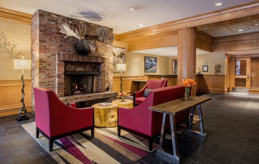 Whistler Village Inn And Suites