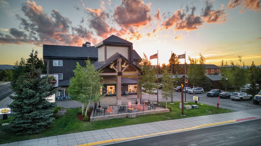 Gray Wolf Inn & Suites