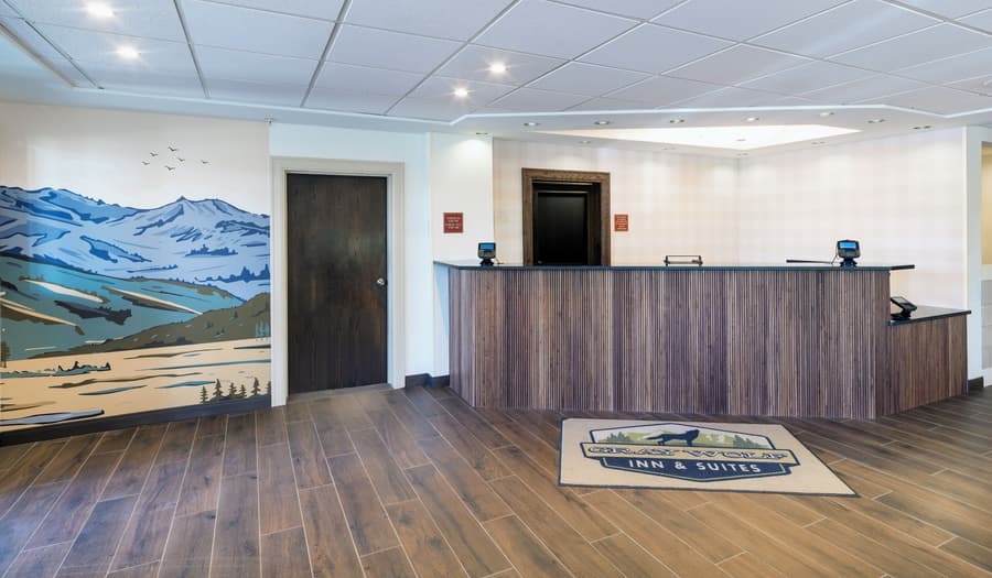 Gray Wolf Inn & Suites