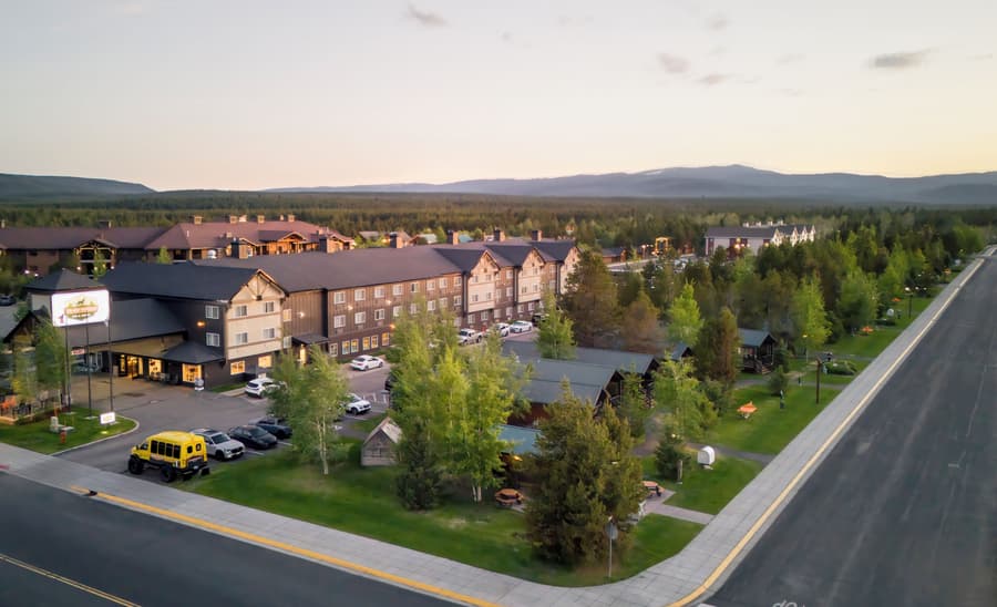 Gray Wolf Inn & Suites