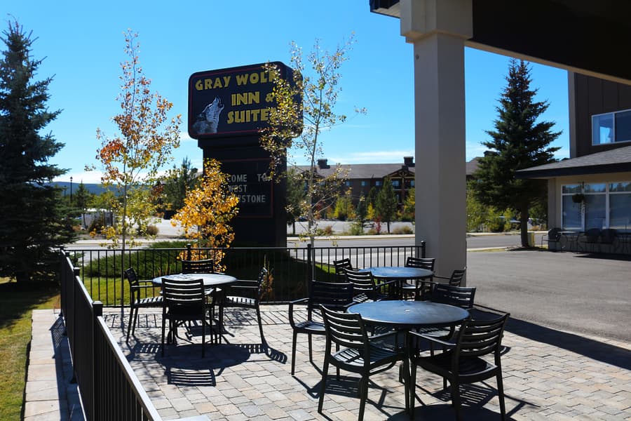 Gray Wolf Inn & Suites