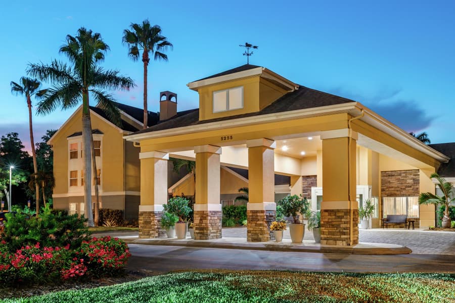 Homewood Suites by Hilton - Fort Myers